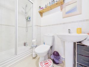 Ensuite- click for photo gallery